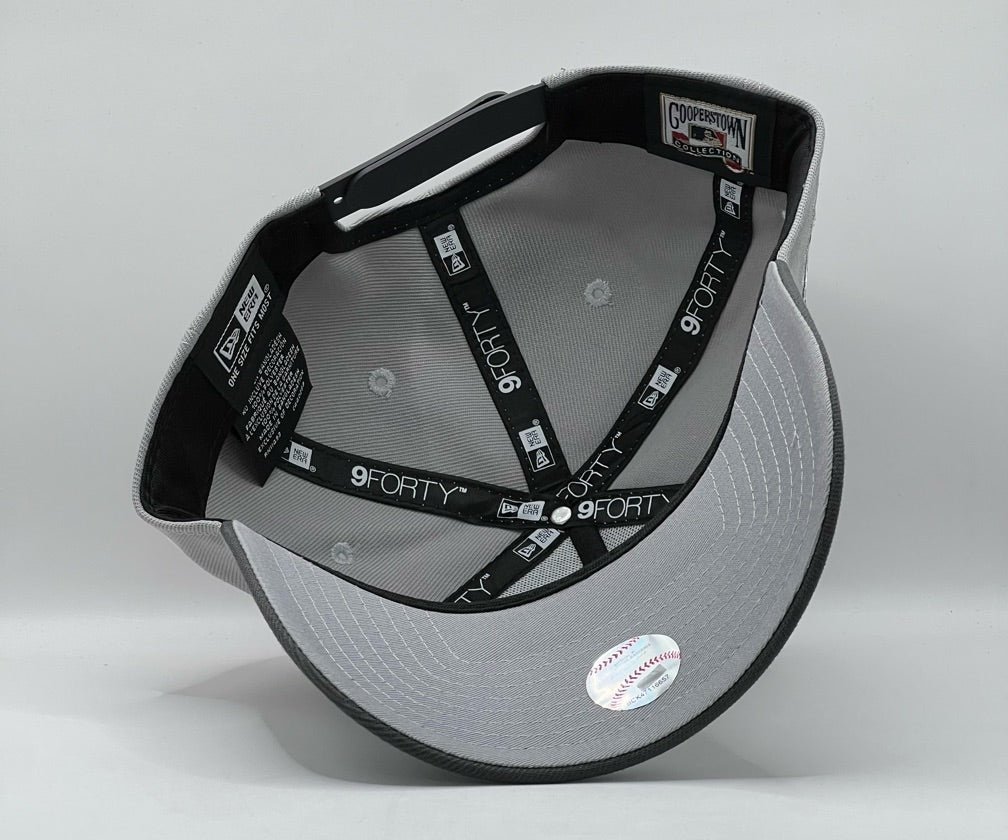 NEW ERA 9 FORTY "NY GREY 1999 WORLDSERIES"
