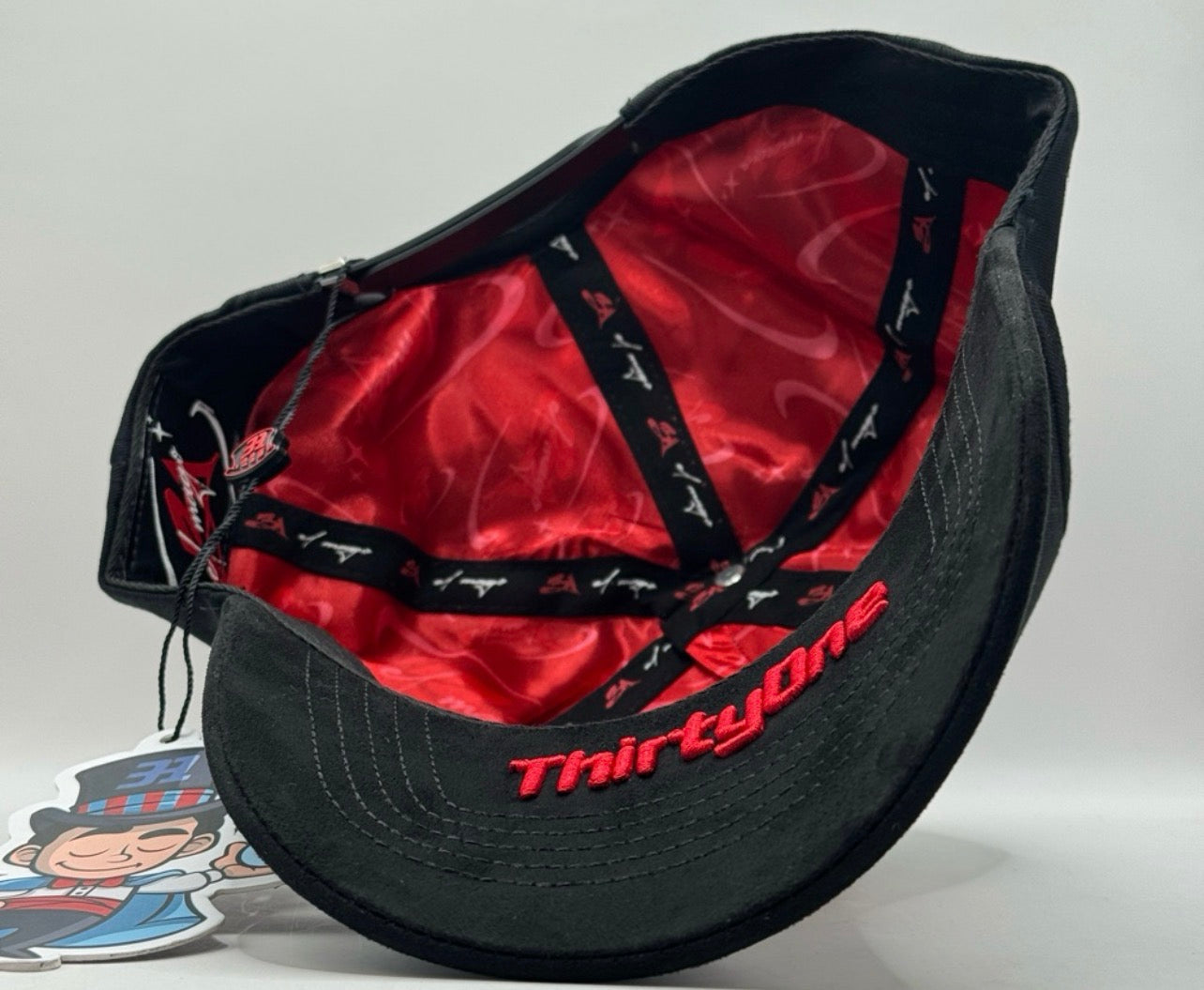 31 HATS "MAGO ROJA"