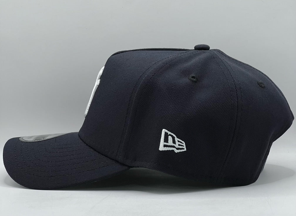 NEW ERA 9 FORTY "NY 1999 WORLD SERIES"