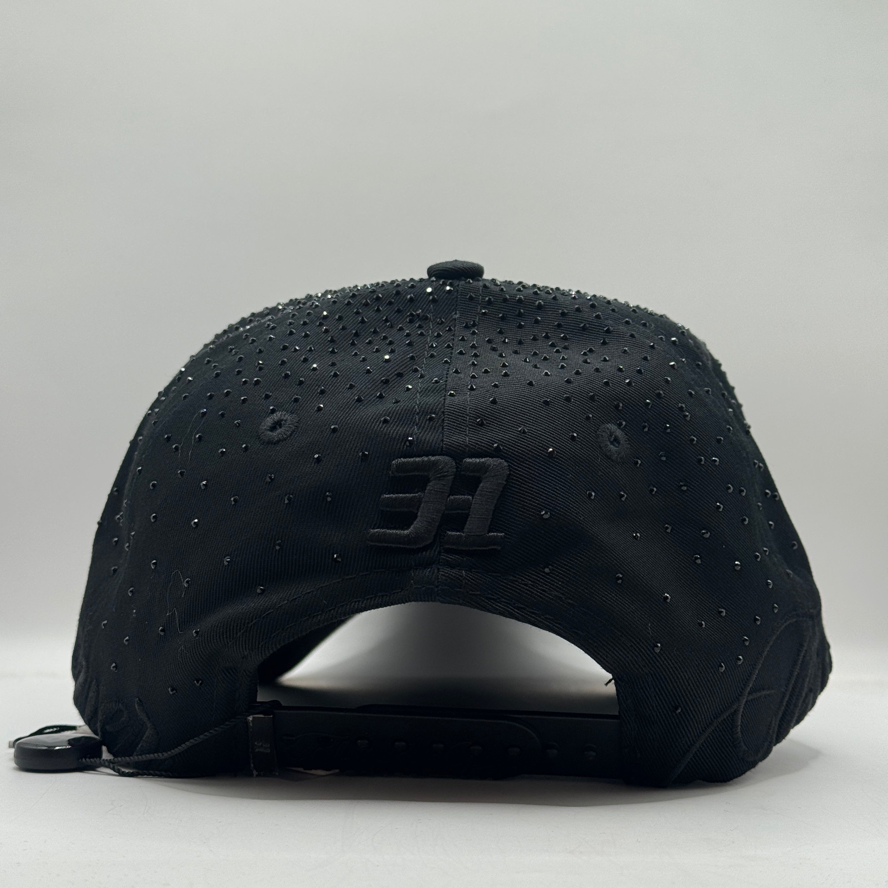 31 HATS "FOREVER BLACK"