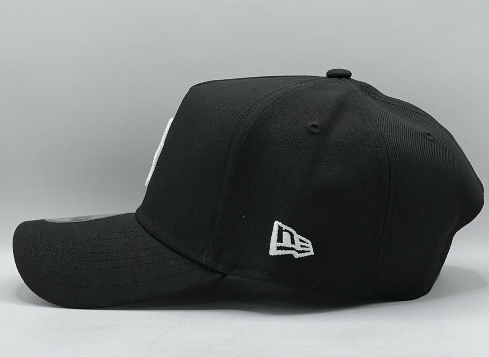 NEW ERA 9 FORTY "LA BLACK/WHITE"