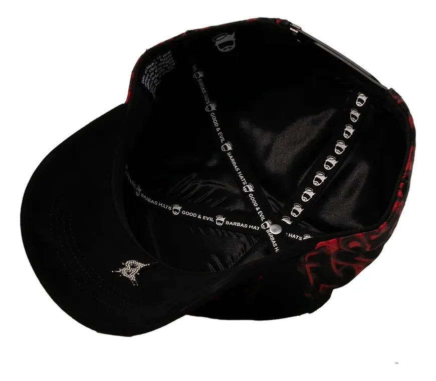 Gorra Barbas Hats "Born Crazy" — Negra con Llamas Rojas