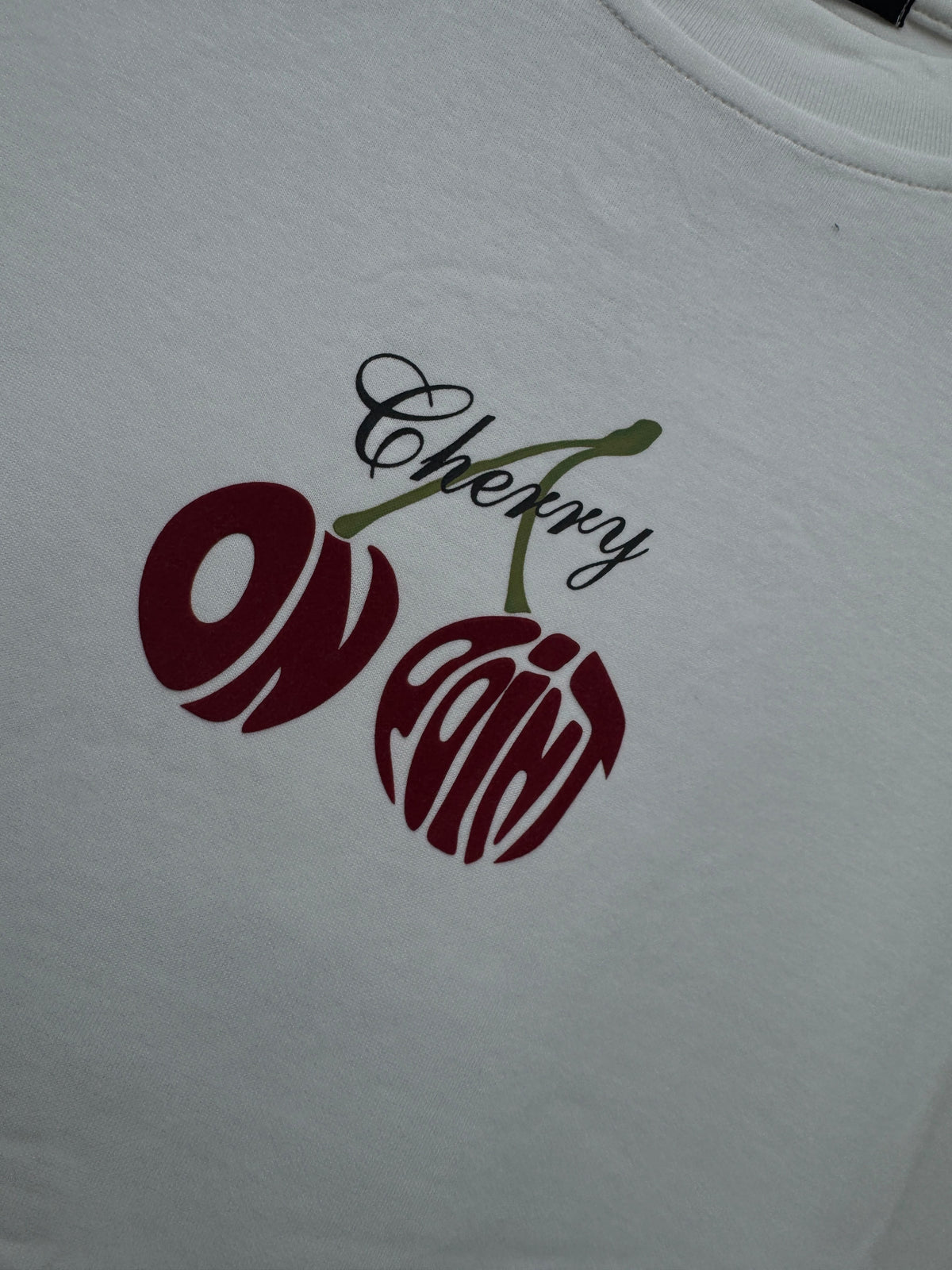 Playera Cherry On Point