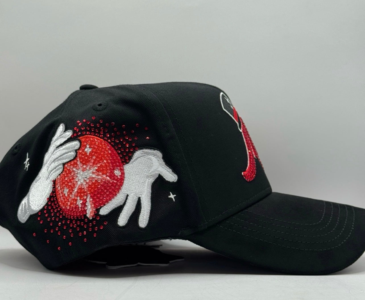 31 HATS "MAGO ROJA"