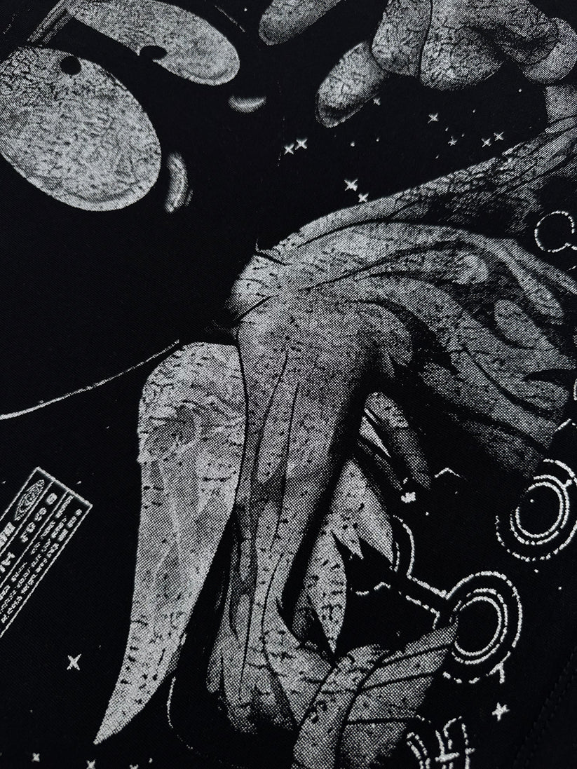 Playera Hellstar "Not Of This Earth" Negra