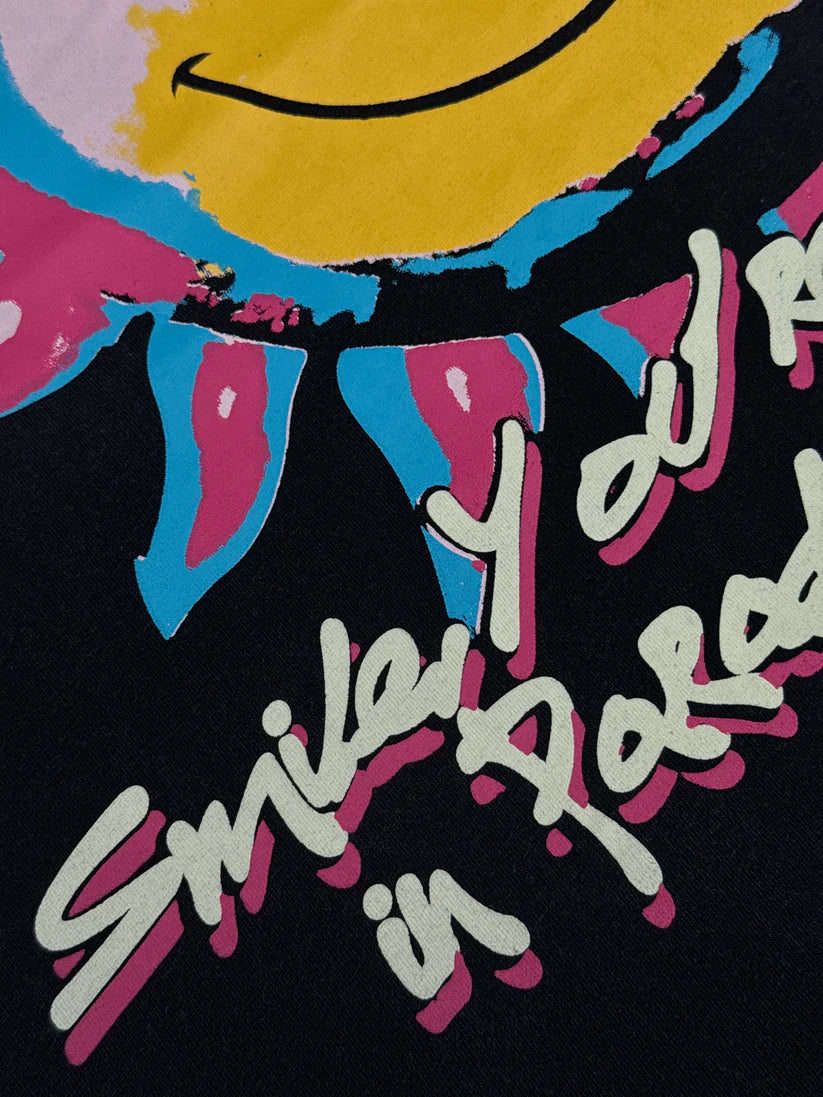 Playera Hellstar Smile You're in Paradise Negra