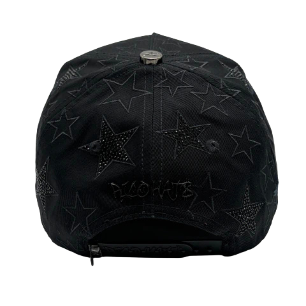 Gorra Rico Hats New York Drop 2026 — Snapback negra con pedrería y letra gótica
