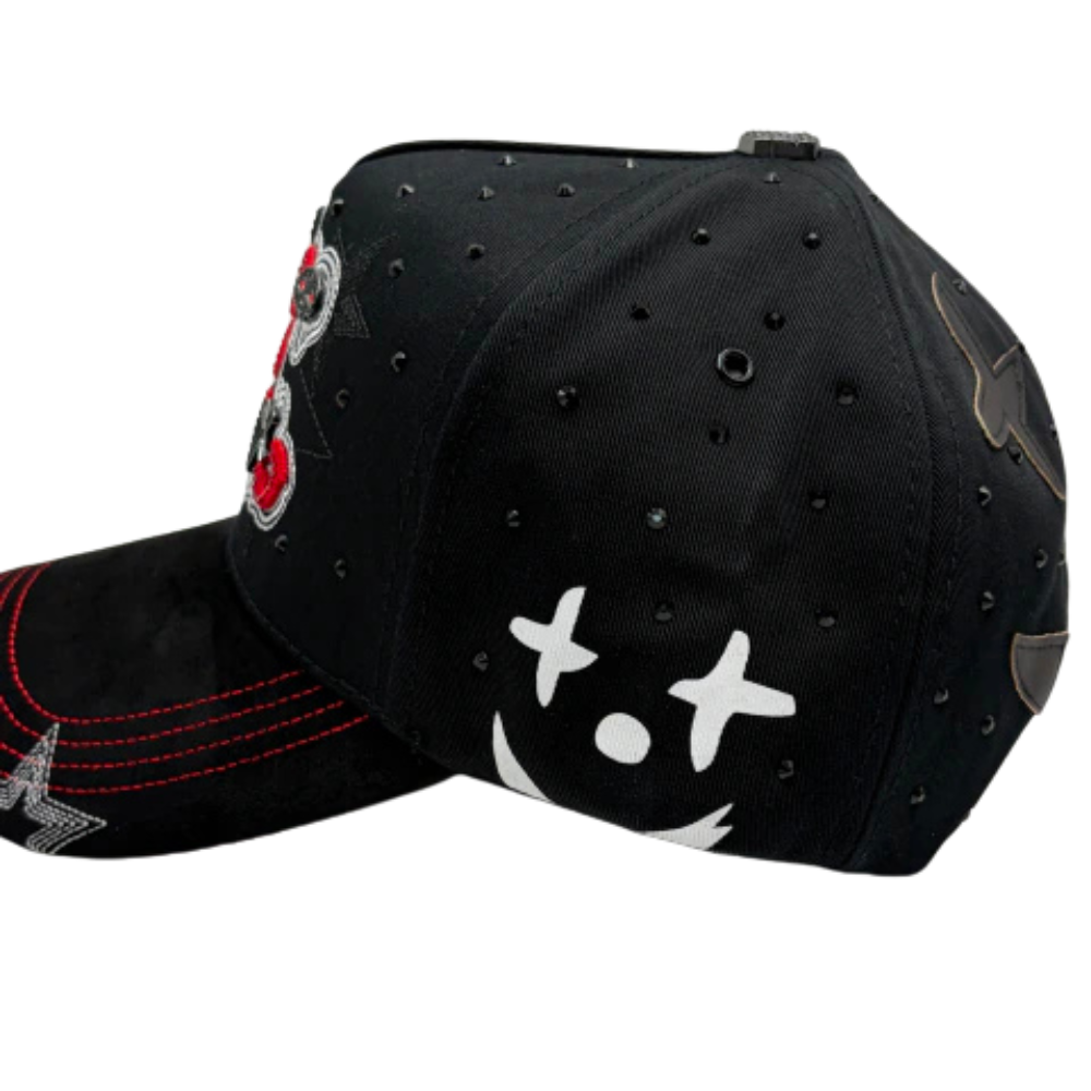 Gorra Bigg Boss Rico o Muerto Black — Snapback negra con pedrería roja