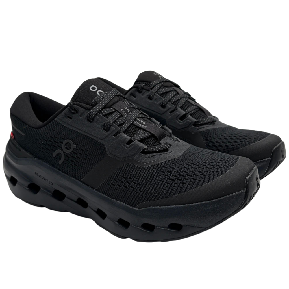 On Cloudrunner 3 – All Black (Mujer)