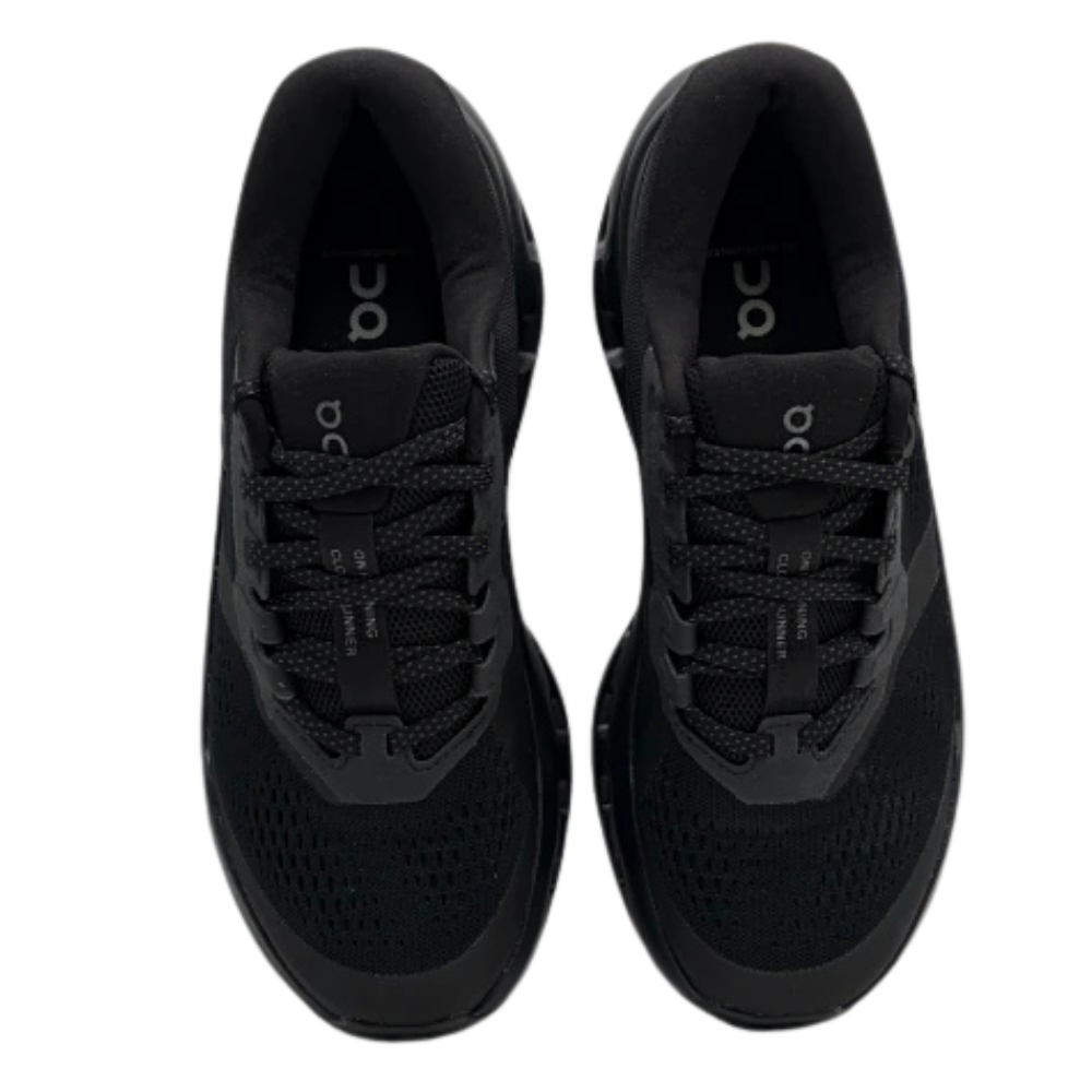 On Cloudrunner 3 – All Black (Mujer)