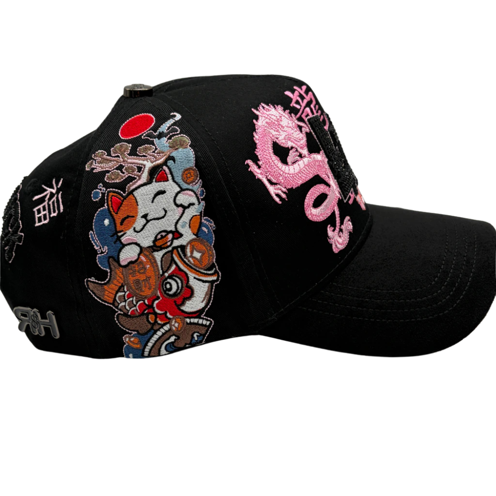 Gorra Rico Hats LA Japan Drop 2026 — Trucker negra con bordado japonés y pedrería
