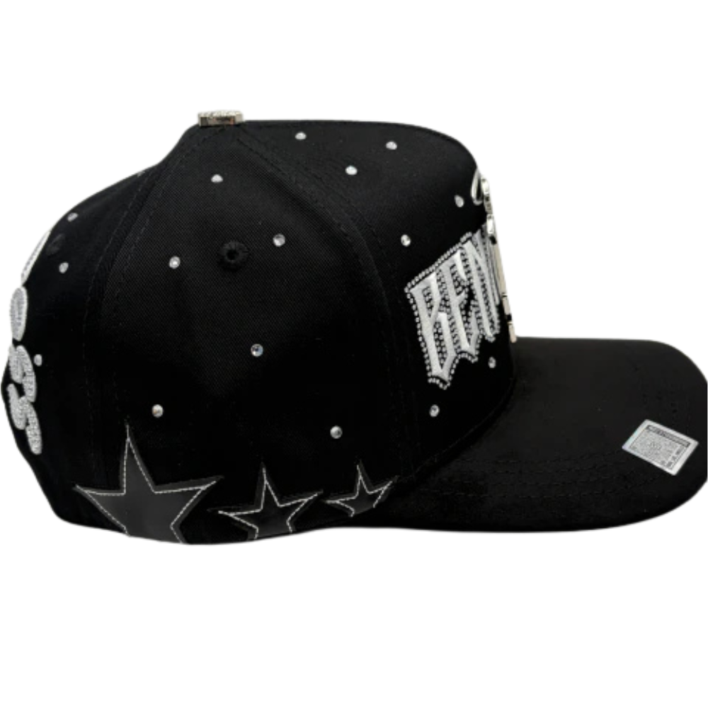 Gorra Bigg Boss La Bendición Cruz Sylver — Snapback negra con pedrería